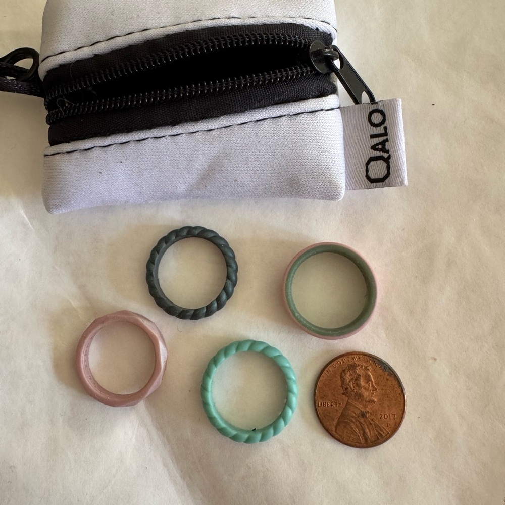QALO Silicone Ring Set with Pouch